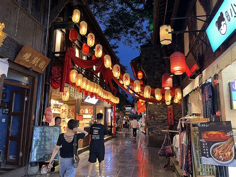 Jinli Ancient Street Uma Sinfonia de Cultura e Sabores Exuberantes!