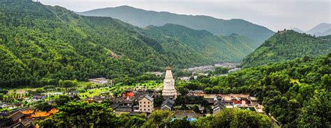 Monte Wutai: Uma Jornada Espiritual com Vistas Deslumbrantes da Natureza!