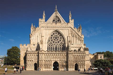  A Catedral de Exeter: Uma Joia Gótica e Tesouro Arquéologico!