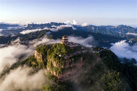  Monte Taihang: Descubra a Grande Beleza Natural em Hebi!