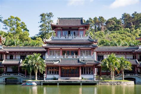  O Templo de Qingxiu: Um Oásis Tranquilo em Meio à Vibrante Nanning!